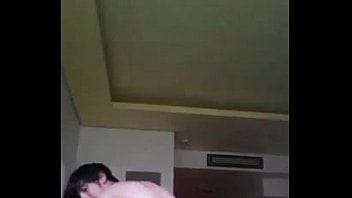 Travesti levando rola do negão dotado