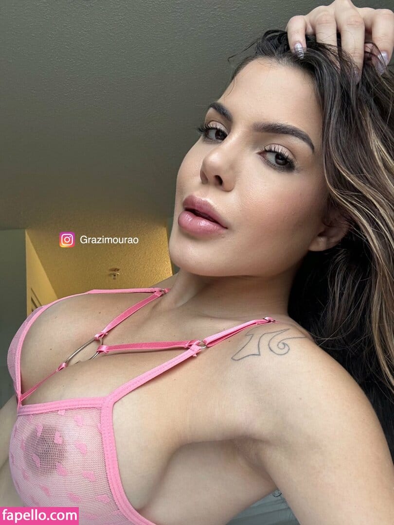 Grazi Mourão fodendo com gringo